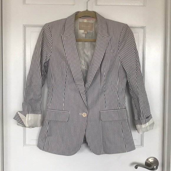 Banana Republic Jackets & Blazers - Banana Republic Seersucker Blazer Sz4